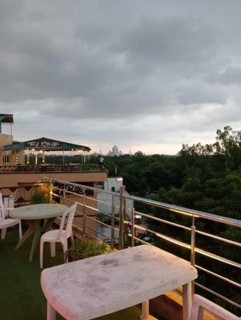 אגרה Hotel Rashmi מראה חיצוני תמונה
